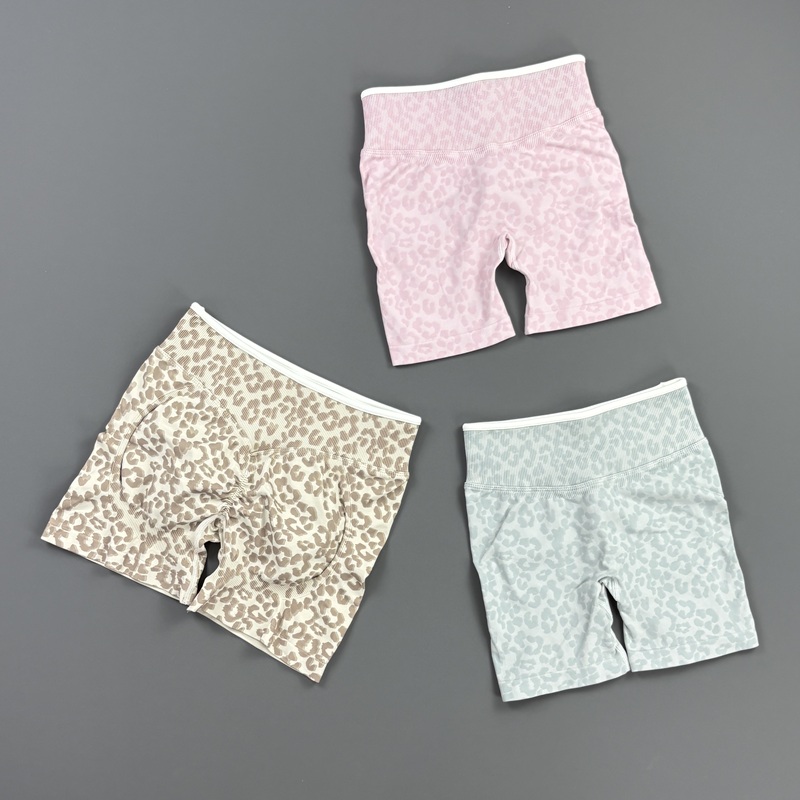 HISTELLO Gymshorts Luipaardpri - Yoga Mat recensie en prijs